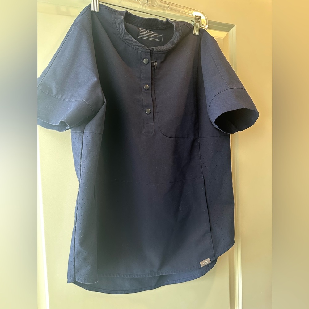 Jaanuu Scrub Top